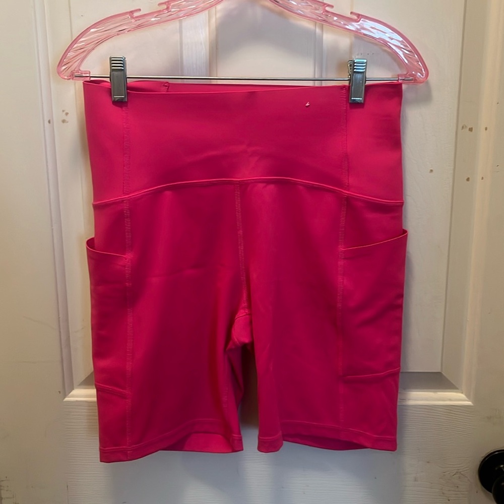 LIKE NEW Xersion Women’s Anti-Odor Biker Shorts - Fuschia - Large